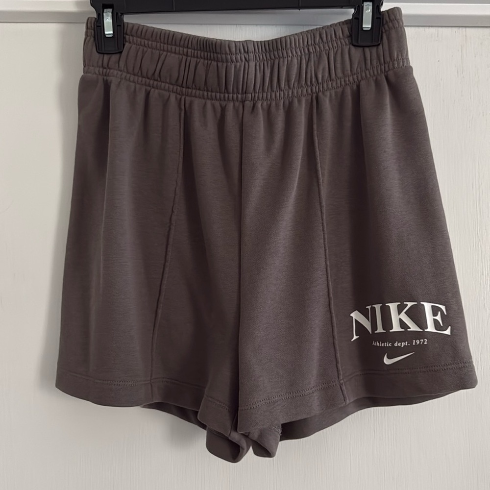 Nike Sportswear Essentials Fleece Shorts
